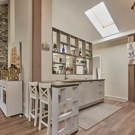 Apartman Charming Penthouse With Sauna In Old Town