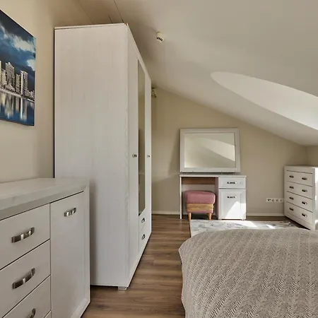 公寓 3-bedroom Penthouse With Sauna In Old Town