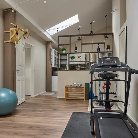 Charming Penthouse With Sauna In Old Town Апартаменты Таллин