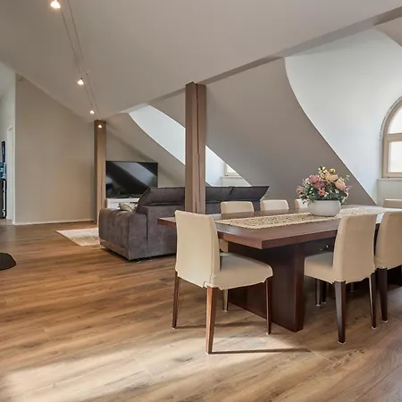 Charming Penthouse With Sauna In Old Town *